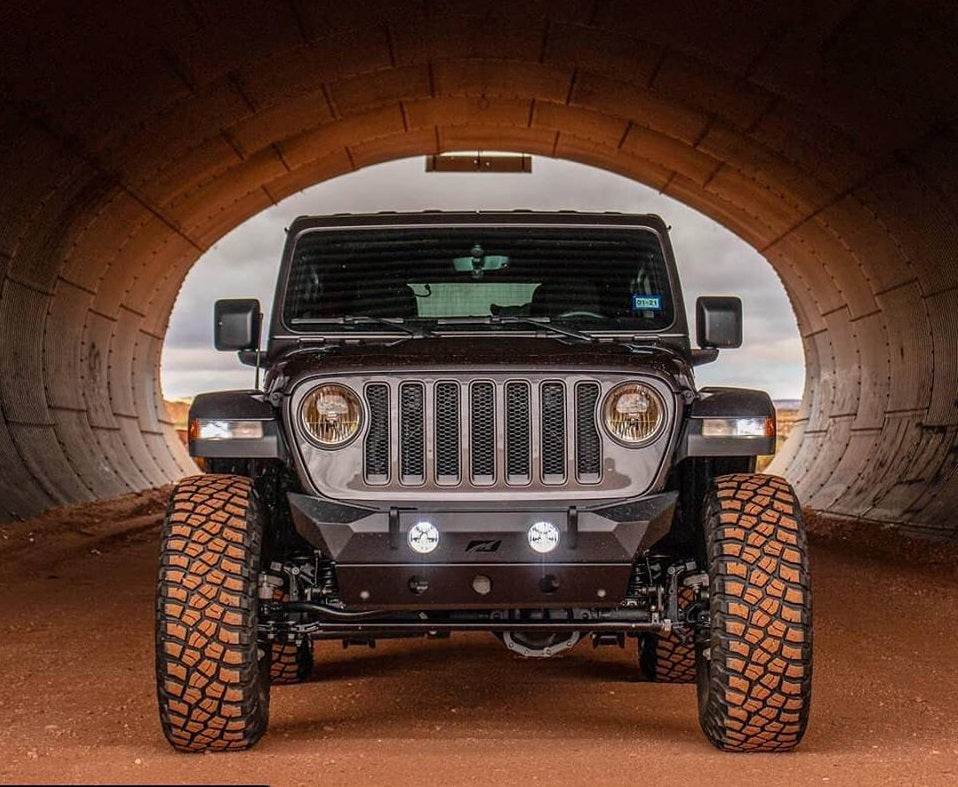 Jeep JL/Gladiator Front Bumper With Skid Plate 18+ Wrangler JL/Gladiator W/Fog Light Holes The Hammer Series Motobilt