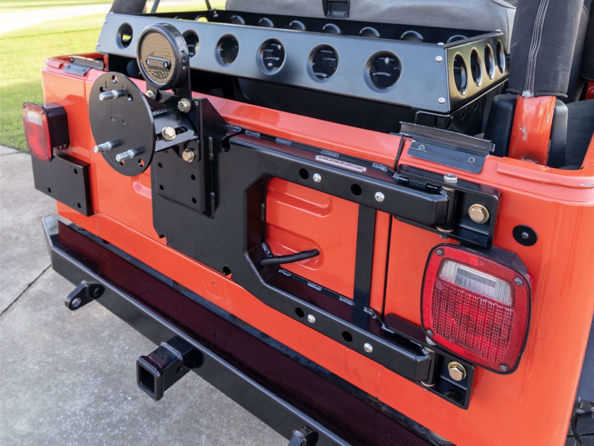 Rusty's Off Road Products - Rusty's Tire Carrier - 1997-2006 TJ / LJ Wrangler